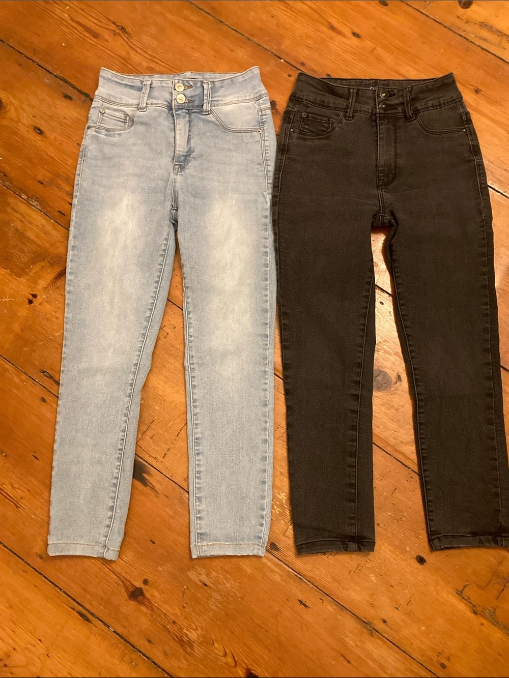 2 pairs of Jeans Curve Appeal Women’s  Light Blue and Black Size:2/26